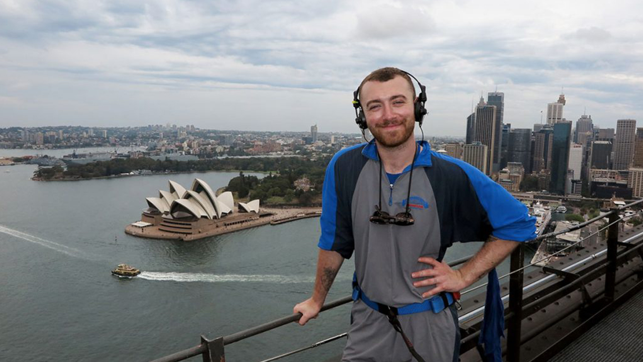 Do the sydney harbour bridge climb. Сэм Смит Сидней. Вокалист Смитс.