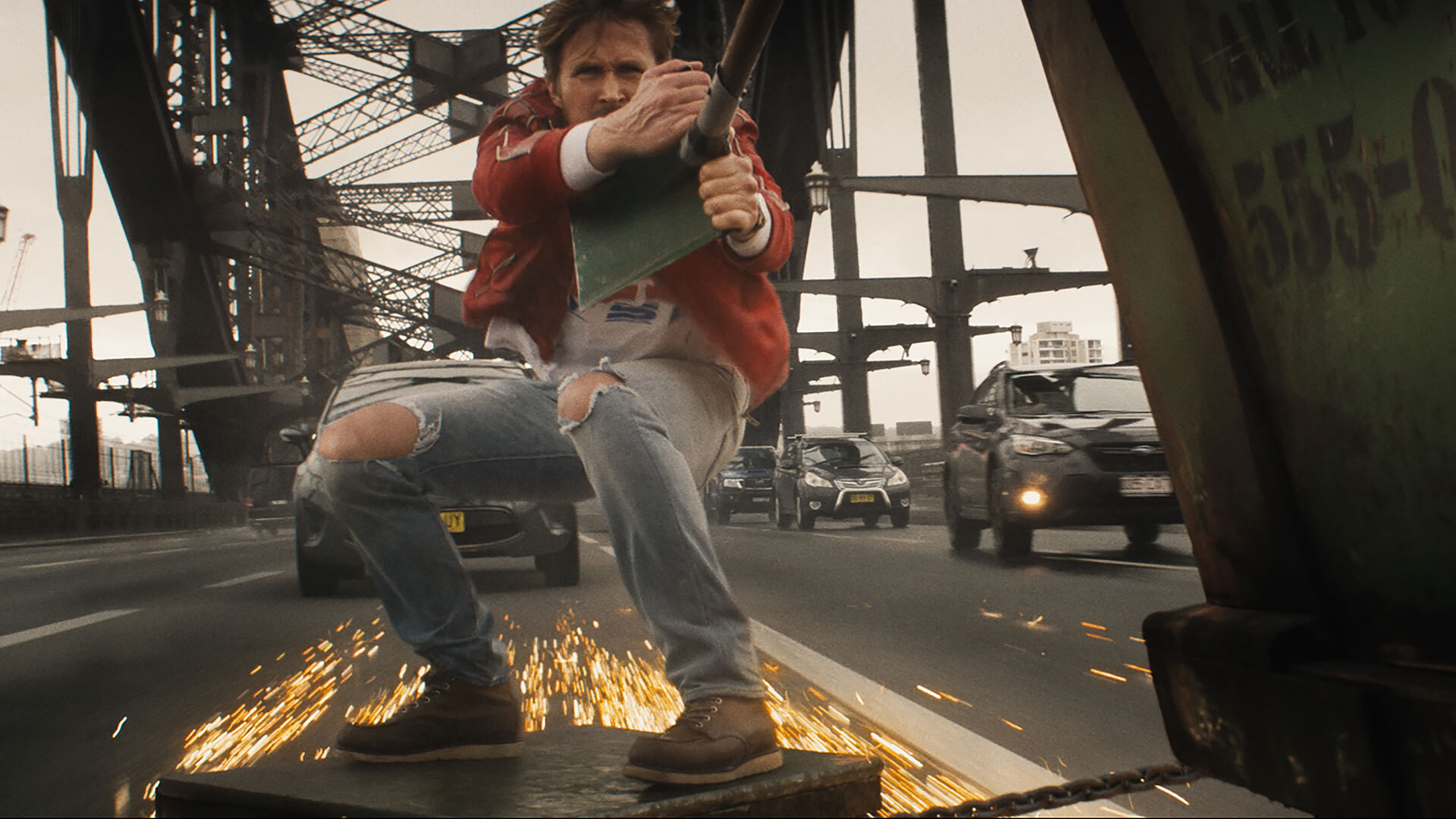 ryan gosling performing stunt on sydney harbour bridge during filming of the fall guy